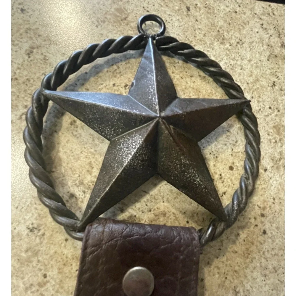 Western Star & Stirrup Toilet Paper Holder – Wall-Mount Decor 15